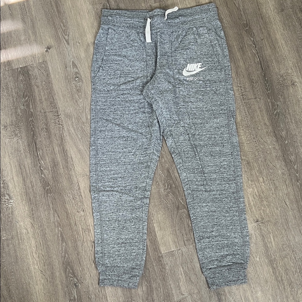 Nike Womens Heather Gray Sweatpants